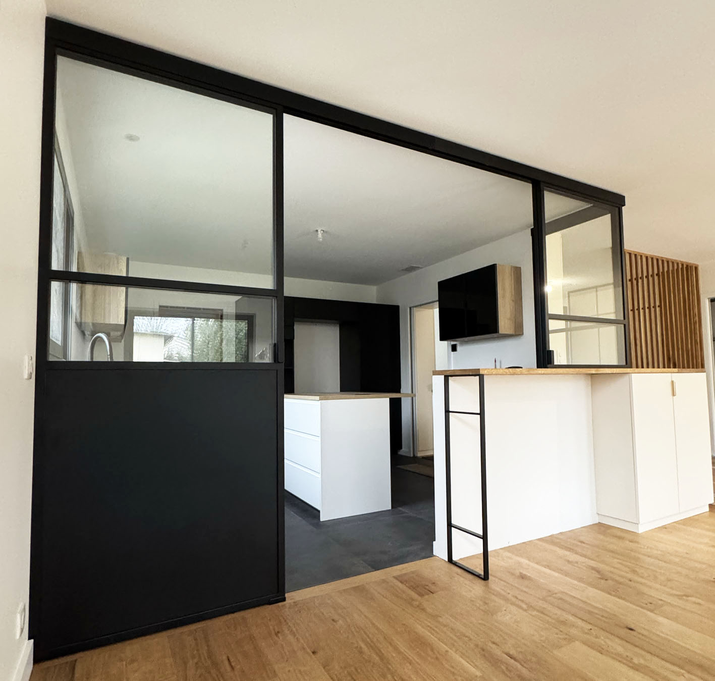 cloison vitrée, porte en acier sur mesure, atelier fortysix, artisan